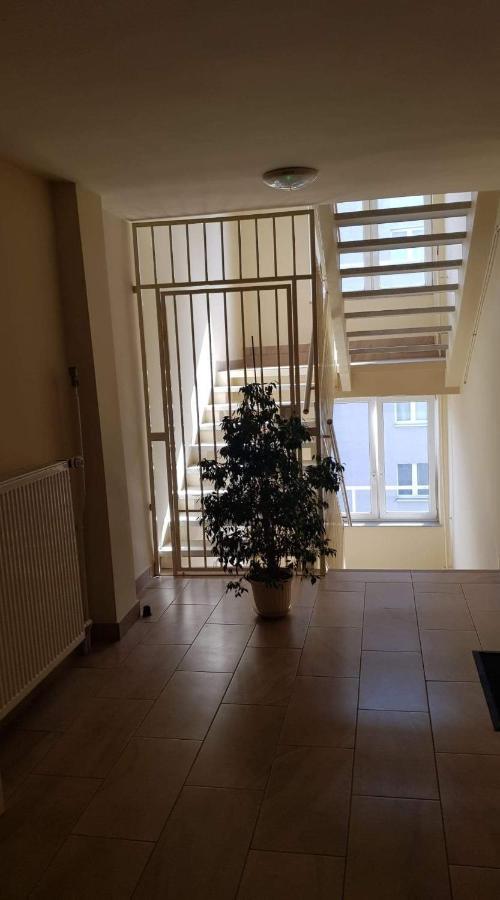 Apartament Plac Trzech Krzyzy Warsaw Exterior photo